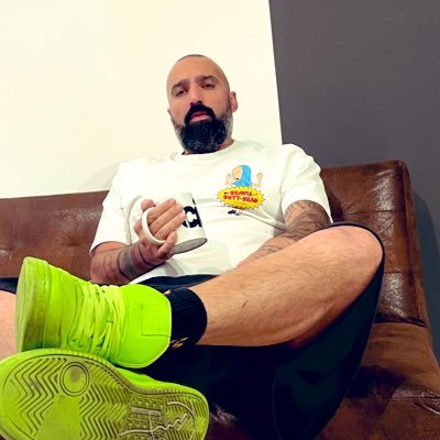 lucahaba's profile picture. la vera rivoluzione dobbiamo cominciare a farla dentro di noi [E.C.G.]