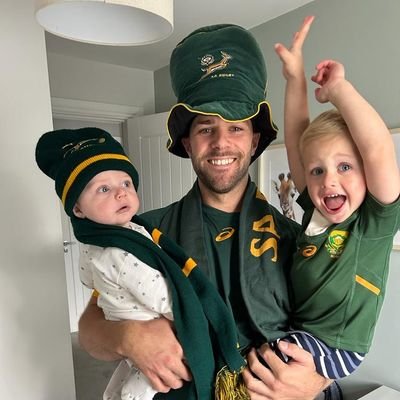 South African Born RugbyPlayer                    Instagram: @ryantrevaskis                        SnapChat: ryantrevaskis