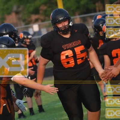 brfhs football | left tackle | c/o 2026 | 6,4 | 350lbs | 3.7 gpa