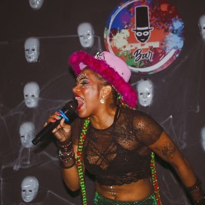 YhonsiCruz's profile picture. CANTANTE (con todos los poderes 🤫) 🐉🎶✨

Escucha DIOSA ahora 😍⬇️