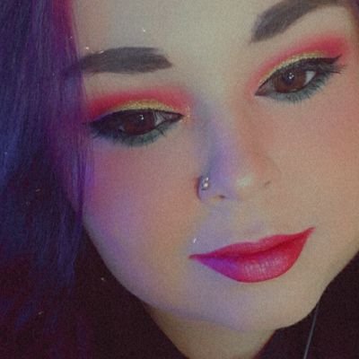 Apex/Variety streamer, also an English teacher and working on my masters (she/they)
.
.
.
.
Join my discord! 🥺🥺🥺