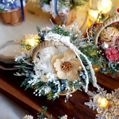 -花の祈り-繊細な植物達に祈りを込めて花づくりをします。日常から特別なシーンまで。通販は期間限定オープンです。委託先等はリンクに記載。※小さな娘がいます。返信遅めです。通販→https://t.co/5OjJLUXQNV 新規オーダーおやすみ中　8月活動一時休止予定