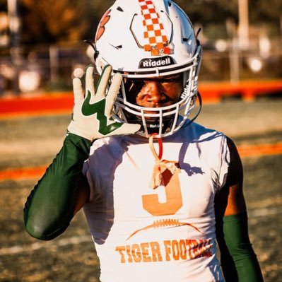 Jones Highschool Football🐅/Class 2024/Wr 5’9 160/ 🏈Speedster🏎/jacquezvarner0@gmail.com/ Cell: 321-393-7221