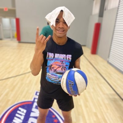 C/O 25 5’7 JUNIOR 3.0 GPA GAURD AAU , RIVERSIDE HIGHSCHOOL, DAD INFO noblelewis3@icloud.com /MY INFO Email:jmsking28@icloud.com,CHICAGO 🇵🇷/🇺🇸🏙️, FL 🌴🦈