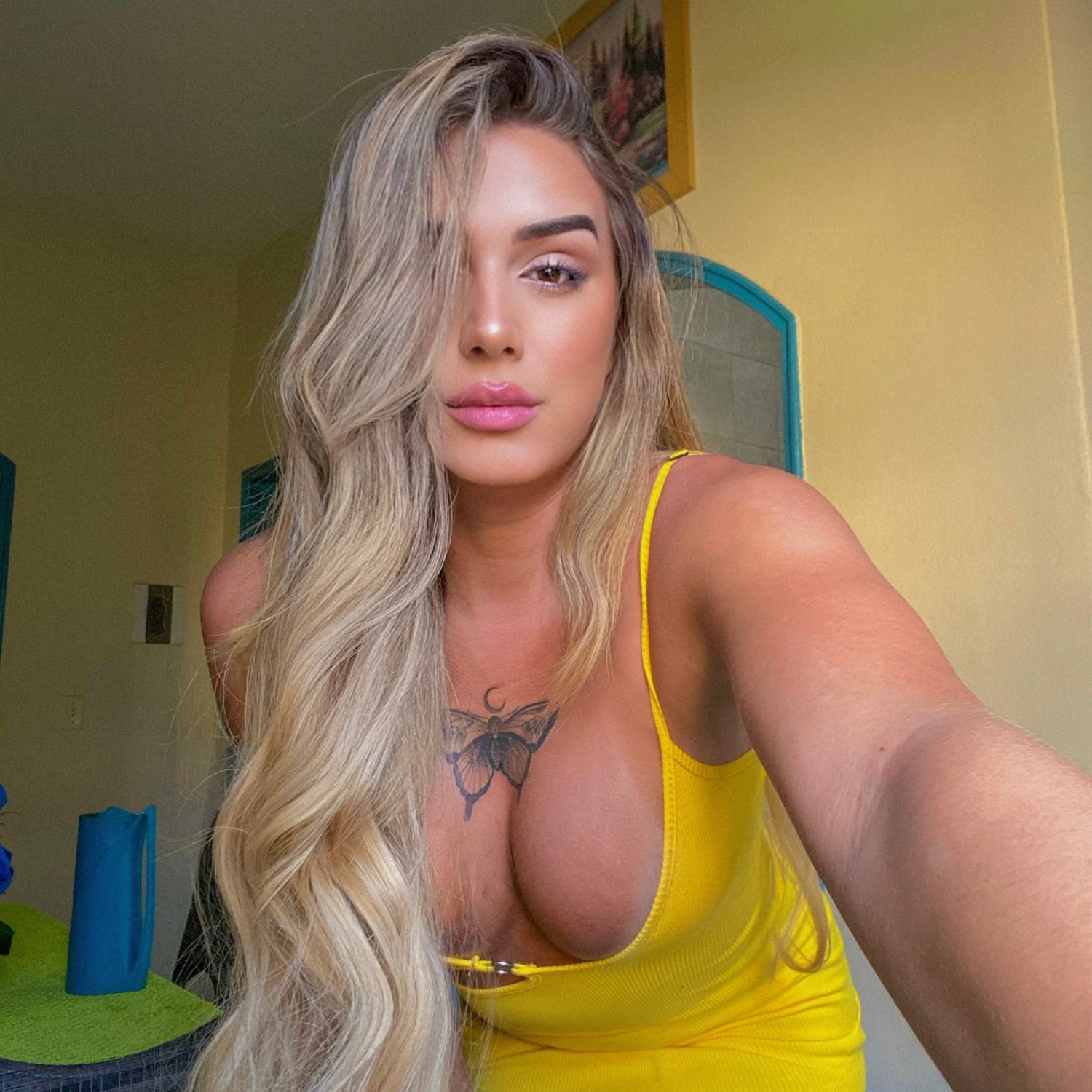 callmehila8055's profile picture. 