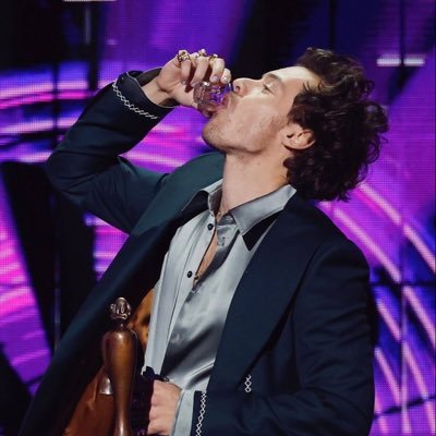 amelia13_A_'s profile picture. you’re so golden!!!
