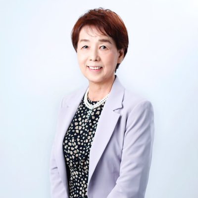 石切の鑑定士ゆうみです。四柱推命と霊感タロットを得意としています。 🔮占いのメッカ石切参道にて占いサロンを運営中です🔮 ▽HPの鑑定メニューなどご覧いただけるととても嬉しいです。