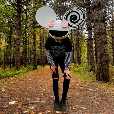 Laueally's profile picture. The human body is 90% water so basically we're just cucumbers with anxiety