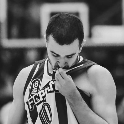 Believer. Husband. Dad. Pro Basketball player for @fcporto