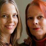Tia Jumbe och Jaana Lindström. Vi utbildar, coachar och utvecklar koncept för olika plattformar i hur man skapar sin bästa framtid.