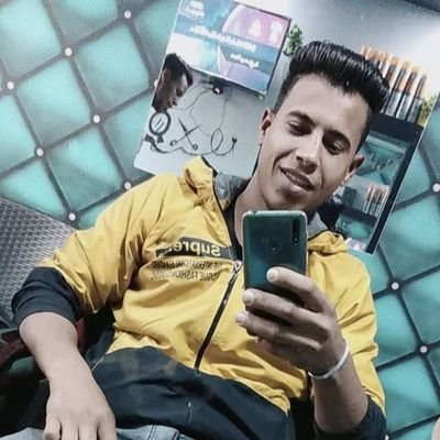 أقـصر قصـة حزيـنة
ۅعنـډما ذهب إلى جهنم لم يجد أصحابهہ ، فقال اين اصحابي ؟
فقـالوا لهہ لقـډ تابـۅا جميعاً بسبب ۅفاتڪ .
اللهم توفنا وانت راضي عنا 🤲❤️
