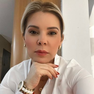 Madre venezolana. 🇻🇪 Miembro del Comité de #MujeresLíderes de América. 🎖️ Dirigente política y activista social. 📢Locutora.🎙️