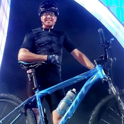 Comunicador social-Periodista - Comunicación organizacional - La sonrisa es mía y el motivo eres tú 🚴🏻‍♀️🚴🏻‍♂️ Por el carril de la derecha.🇨🇴