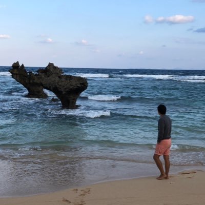 32歳で独立。走り続けてきた7年間、試行錯誤して歩み続けて辿り着いた先。ここに私が生き抜いてきた業があります。挑戦したい方は拒みません。共に走る方、連絡下さい。 「能力」の差は、小さい。 「努力」の差は、大きい。 「継続」の差は、とても大きい。 「習慣」の差は、いちばん大きい。