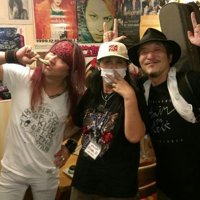 力也familyです✨肉食パンダ🐼ドラム叩いてるフーテンドラマー龍の恐妻らしぃ関西のぉばちゃんです ̄(=∵=) ̄微笑
