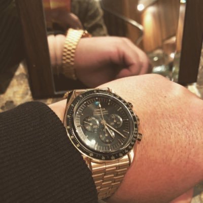 haruharuharu_kk's profile picture. 機械式時計.ウイスキー.缶ビール.缶チューハイ.缶ハイボール.BE@RBRICK.ソフビ.スニーカー.triumphストリートトリプルR675.ハイエース200系.S660と調子に乗ってます.筋トレ.家族を愛するおじさん。ウイスキー検定2級.万年金欠。痩せたいが痩せない40代…無言フォローしたりされたり…