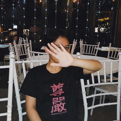 ashejamison's profile picture. yikes