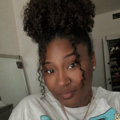 Leathaaa_'s profile picture. Curls n Curves💕