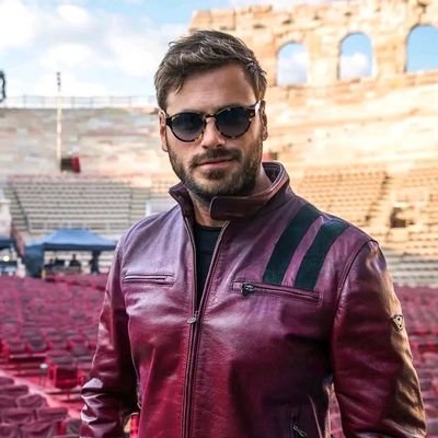 Stjepanhausersh's profile picture. musician of the Cello 🎻