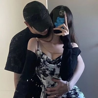 تعالي برايفت نتفاهم 😂🙈👀
بنهرب من الواقع اللي مليان قواقع 🍇😂
تع نتصاحب ونفضفض ونخربها 💦🔥