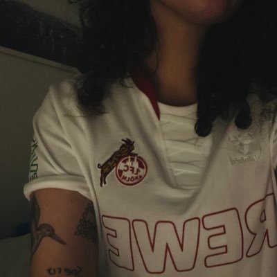 1. FC KÖLN #elevvelang ♥️ Going for hikes & getting tattoos for mental stability. Vegan 🌱 she/her #FCKNZS #FCKRACISM