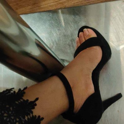 Hey Slaves, I’m Aora! Welcome to my world of foot fetish and foot domination heaven. Fasten yourself to brace the extremest dominations.