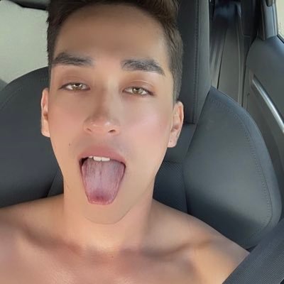 Porn Actor and Web Cam Model | Your Latin Twink | Secondary Account: @sweetpeachyvids 😘