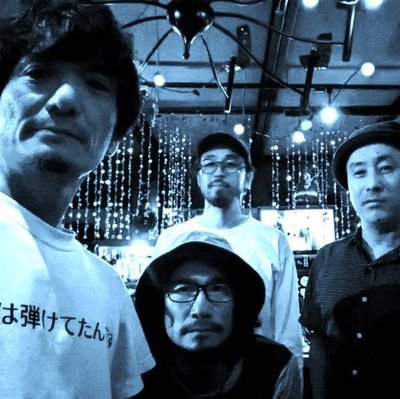 panicsmileinfo's profile picture. PANICSMILE公式twitterです。92年福岡製のロックバンド。Gu.Vo.吉田肇/Gu.中西伸暢/Ba.二宮友和/Ds.松石ゲル
2020年に9thアルバム｢REAL LIFE｣と10thアルバム｢PANICSMILE｣(配信版)をリリースしました。