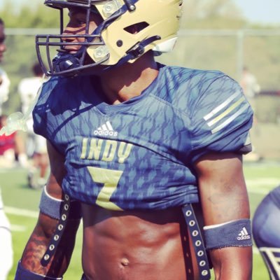 CB @…? 6’2 190 #oakparkalumni #motorcitytrackclub 4.3 40 #JucoProduct 2022 @ Indycc Game highlights down below ⬇️