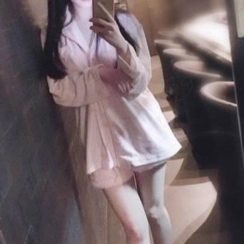 19♀ // 159cm // M質 // 見られたい // やさしくしてください // イチャイチャしか勝たん