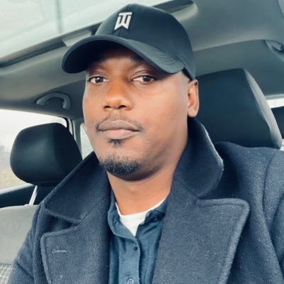 luyolom's profile picture. Train approaching, stand back from the platform edge