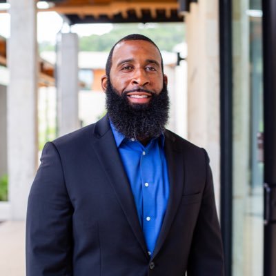 Principal of @SpringLeadAcad | @UHouston Alumni | @stthomashouston Alumni