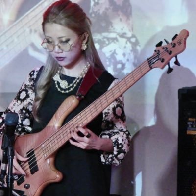 Osaka / Bassist / Web writer / Marimba 🤍カフェインとすみっこぐらしが大好きです！！