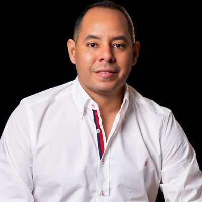Hondureño,
Casado,
Abogado y
Empresario
Apoyando el desarrollo de La Ceiba y Atlántida
¡ANIMO!