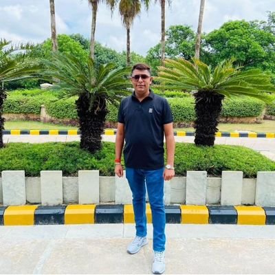 तुम्हारी दृष्टि में मैं विद्रोही हूं
क्योंकि मेरे सवाल तुम्हारी मान्यताओं का उल्लंघन करते हैं