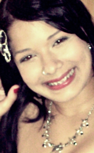 Geminiana,orgulhosa,sincera,corajosa,moleca,brincalhona, feliz,confiante,ciumenta,chata,mimada,amada,filha de Deus e muito FELIZ :x