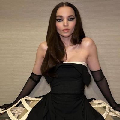 Singer, model, dancer, and businesswoman. Got lucky with my queen and moon @LunaStone_Rp. DM’s without permission.