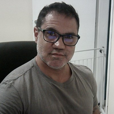 Ilustrador e Designer Gráfico, apreciador do bom e velho rock´n roll!