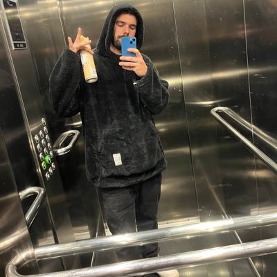 FFerrada14's profile picture. Muchas veces dejamos ir pequeñas cosas sin saber lo grandes que son