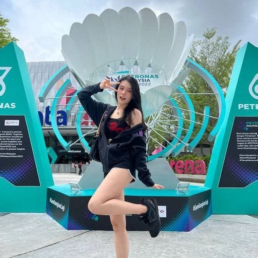 thineer8110's profile picture. 