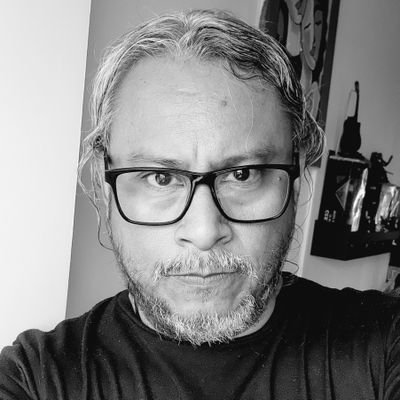 Especialista en tecnología, amantes de la cultura y el arte. Pasión por la lectura.