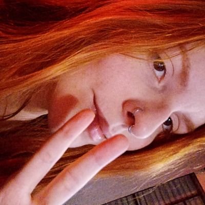 Criadora de conteúdo e streamer | Parceira Twitch |  Parceira Nuuvem | Parceira CapcomBrasil | Contato via carolinepra@yahoo.com.br ou DM