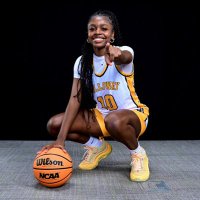 Taryn Thompson (@7aryn7hompson) 's Twitter Profile