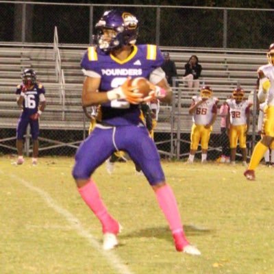 423📍Chattanooga, TN Central High School. I do track and play football ( WR and RB, ATHLETE Strong Safety)-Height:5,11-Weight:170