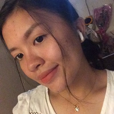 _cloooudyyy_'s profile picture. Romans 8:18🦋