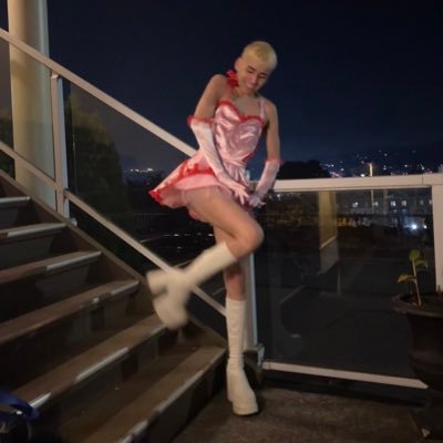 cokedupcrybaby's profile picture. shaking your head while i try to explain