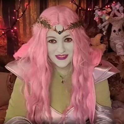 Cult Leader/Demisexual Alien Goddess, mental health advocate, chaos, forest witch, AuDHD fiber artist/musician, cat mom.
https://t.co/a573i530G5