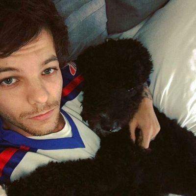 zotaylouh's profile picture. it's always gonna be a church of burnt romances, and I will always be too far gone to pray