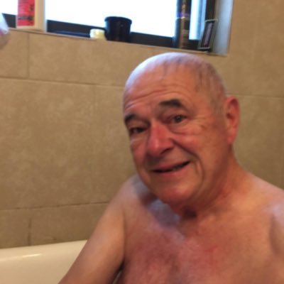 DDonnyyyt's profile picture. Maths teacher of 17 years, proud husband of @EllenCooper56 trying to make friends