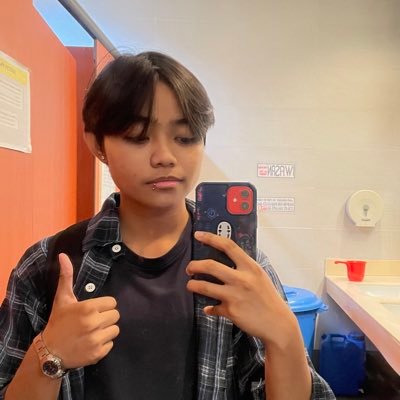 montezzzz_'s profile picture. it aint eazy being wheezy